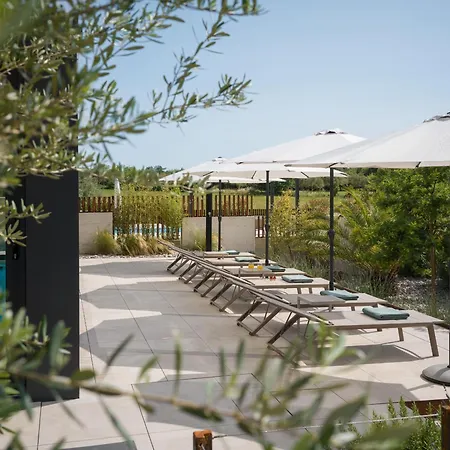 Brand New B63, Heated Pool And Wellness פורץ