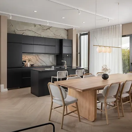 Brand New B63, Heated Pool And Wellness Vila