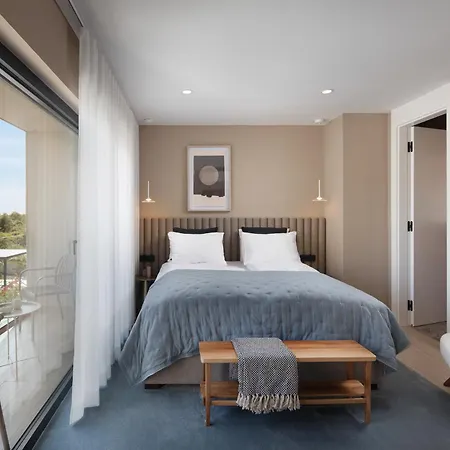 Brand New B63, Heated Pool And Wellness *